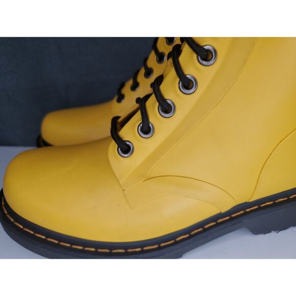 Dr Martens Drench Wellies 8-Eye Yellow Rain Boots Vulcanised Rubber US Womens 7 - Picture 6 of 15